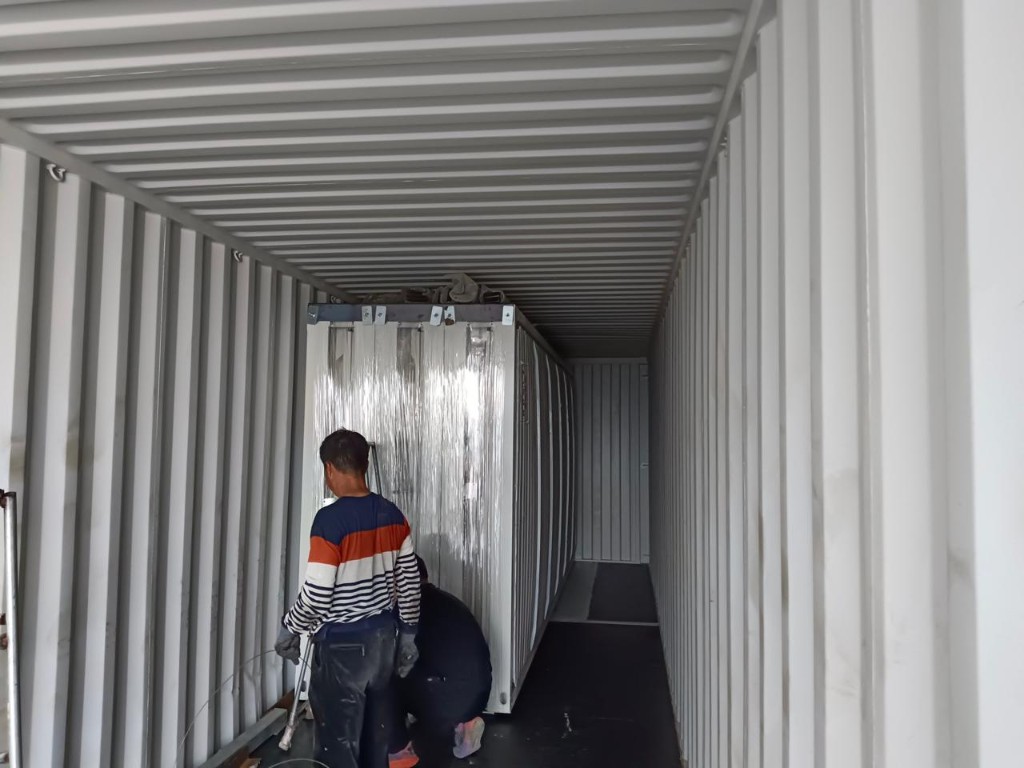 Logística y despacho — almacén, contenedor y carga en China