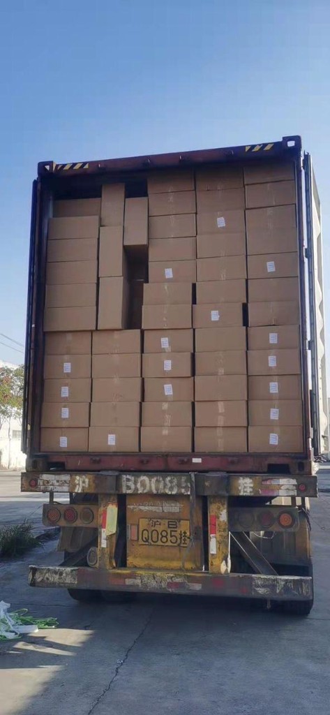 Logística y despacho — almacén, contenedor y carga en China
